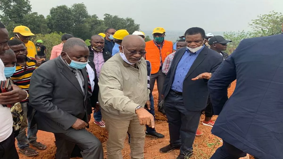 RDC : Willy Ngoopos à Mbanza Ngungu pour s’enquérir de la menace d’une érosion sur la RN1