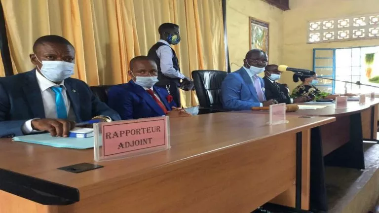 l’Assemblée provinciale