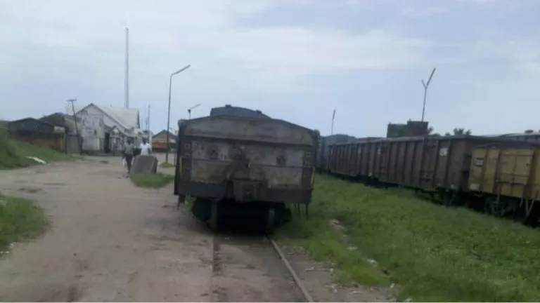train marchandise à Mwene-ditu