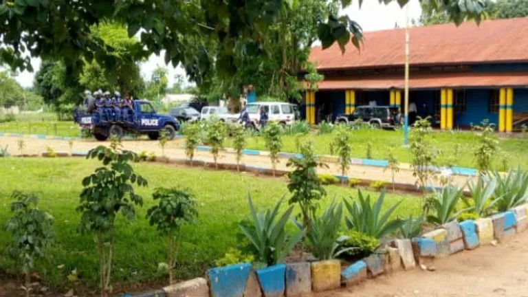 motion contre le gouverneur Maweja : l'Assemblée provinciale encerclée par les éléments de l'ordre