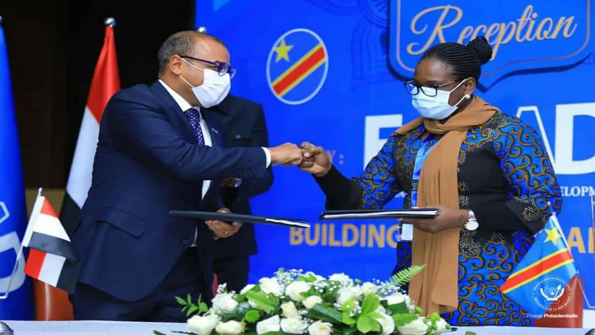 RDC – PTNTIC : la SCPT et la firme égyptienne Benya ont signé le contrat final pour le déploiement de 16.000 km de fibre optique