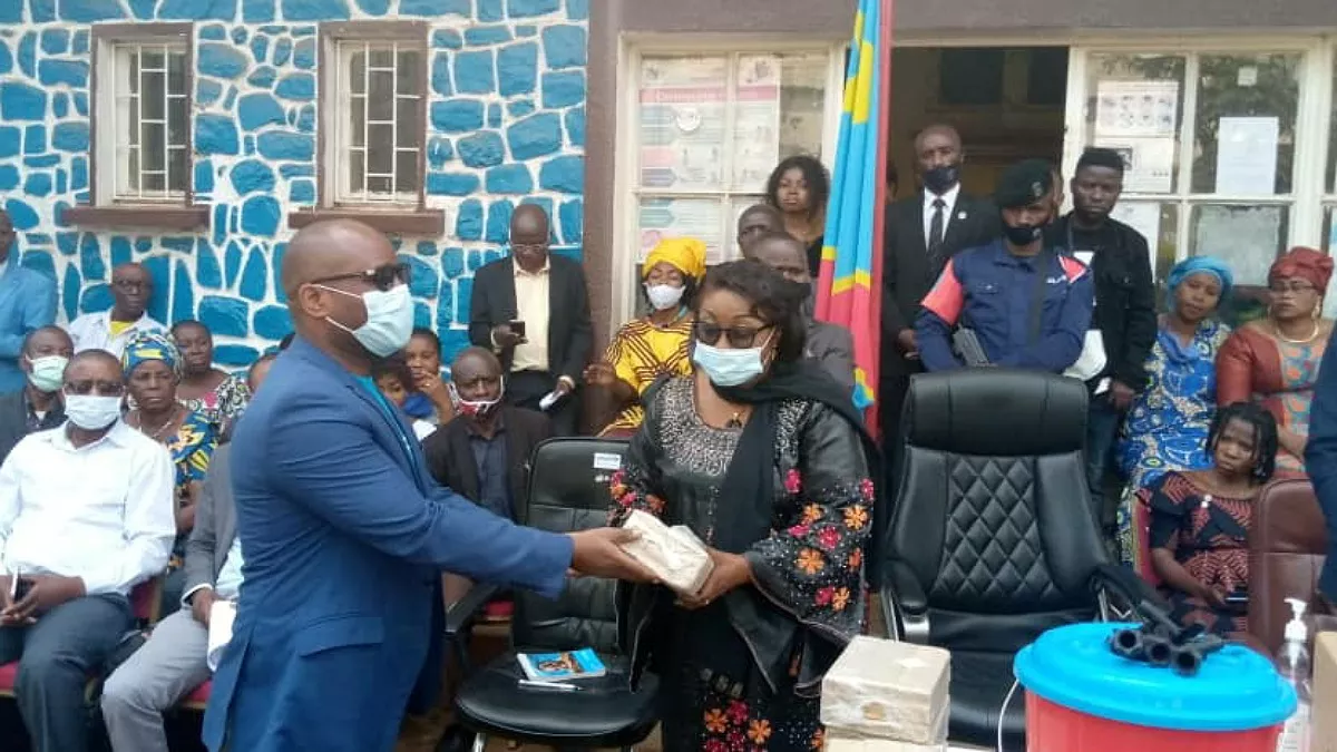 Sud-Kivu/Covid-19 : 1492 écoles bénéficient d’importants kits des préventions et des cahiers d’exercices pour élèves