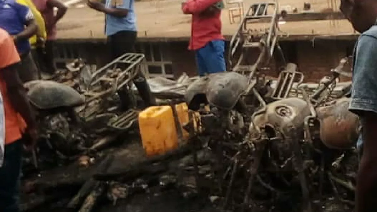 Bukavu : une vingtaine des motos calcinées dans un incendie à Cikonyi