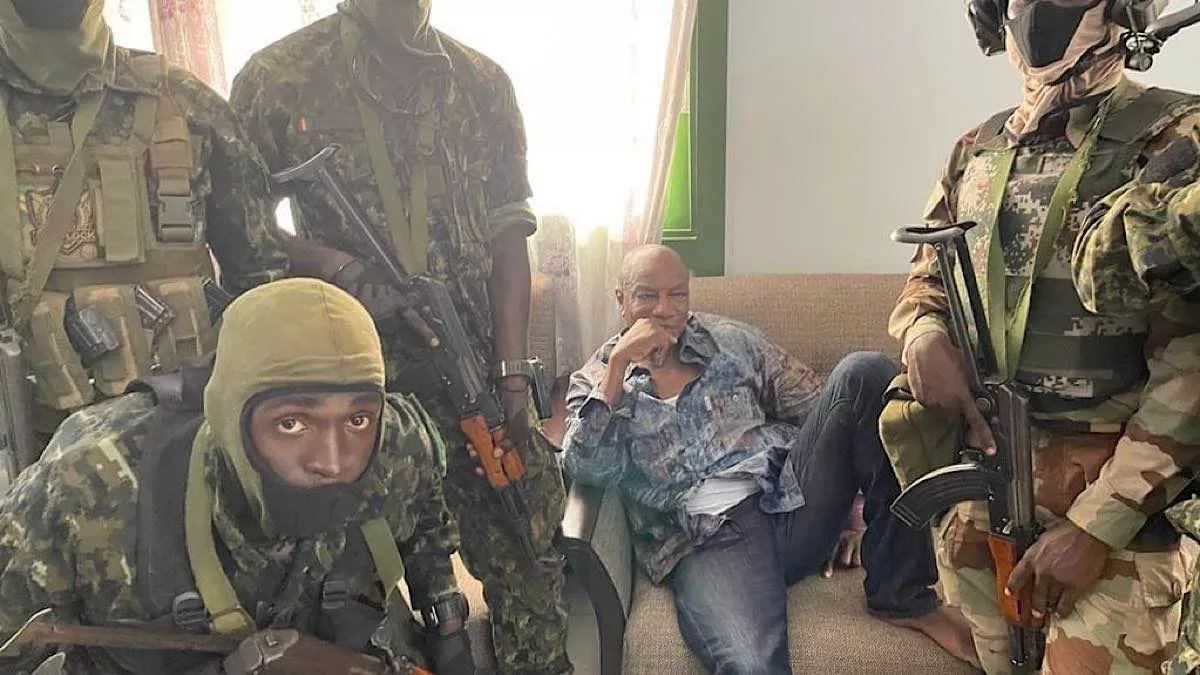 Urgent – Coup d’Etat en Guinée : le président Alpha Condé aux mains des puchistes à Conakry