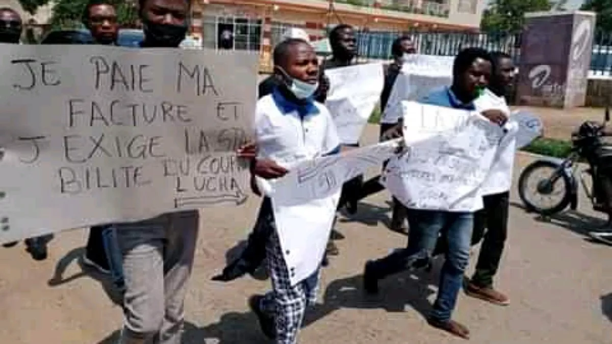 Haut-Katanga : la LUCHA et d’autres mouvements citoyens ont manifesté contre la SNEL à Lubumbashi
