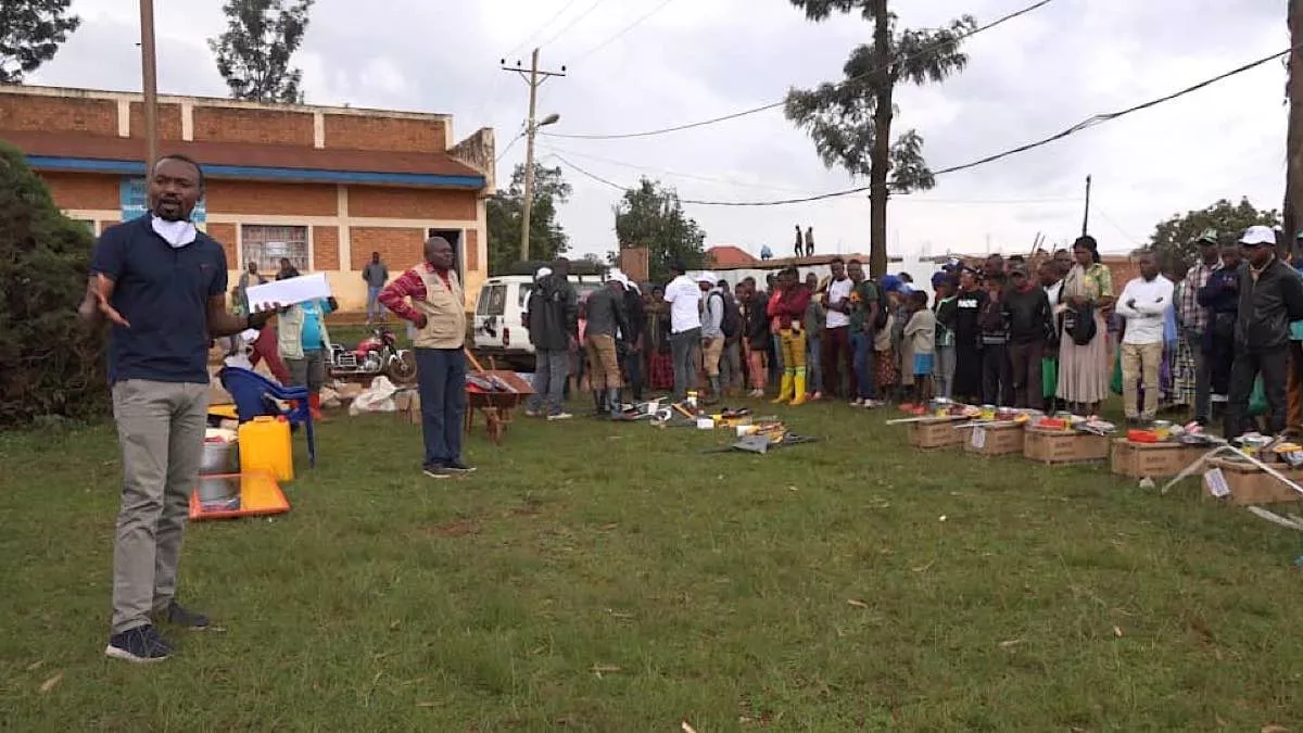 Sud-Kivu : formés dans différents métiers, 300 jeunes adolescents reçoivent des kits de réinsertion sociale de la part de l’UNICEF