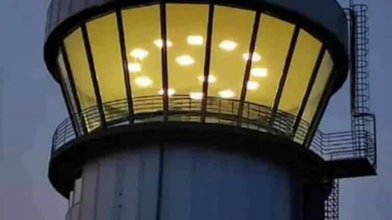 tour de contrôle de l'aéroport