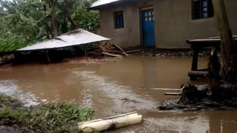 une pluie torrentielle à Kalongo