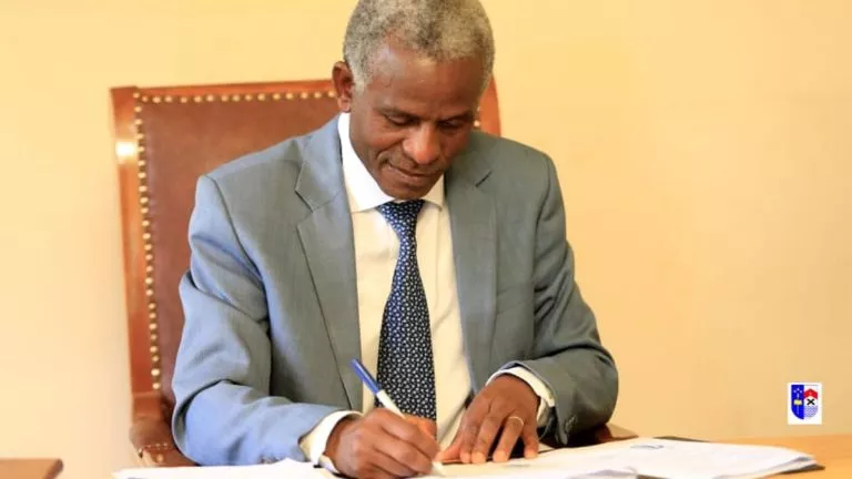 Kishiba Fitula Gilbert