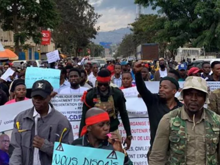 Agression de la RDC : Les étudiants du Sud-Kivu dans la rue, exigent l’expulsion de l’ambassadeur ougandais du sol congolais