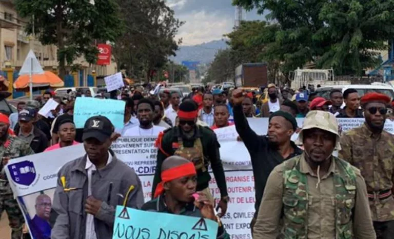 CE900E2D FB13 4E97 9714 0289EA07002E