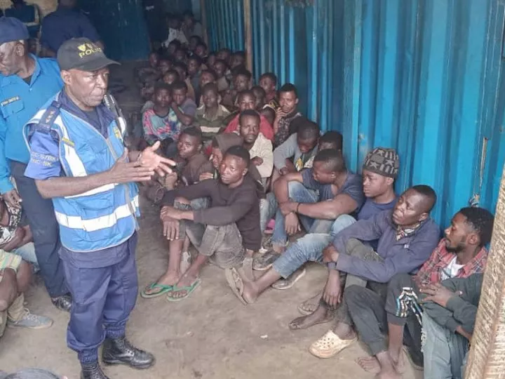 Bukavu : Une cinquantaine des présumés bandits aux arrêts après un bouclage mené par la police à Nkafu