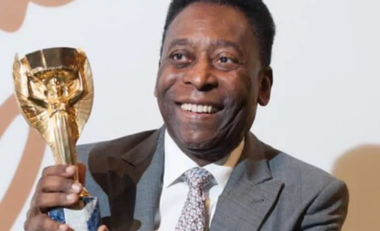 Roi pelé décédé mort