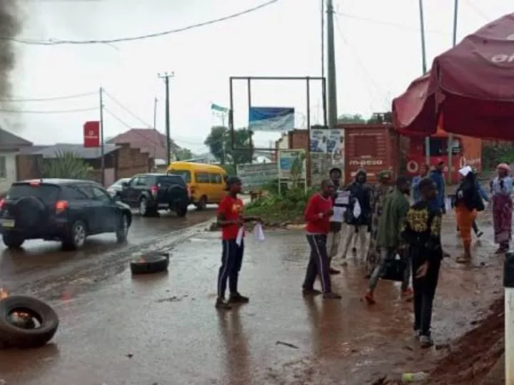 Bukavu : Les agents de l’ex Sominki manifestent à Nguba et dénoncent la tentative de spoliation de leurs maisons