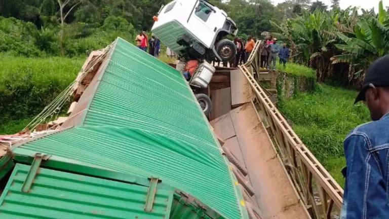 l'effondrement du pont Lume