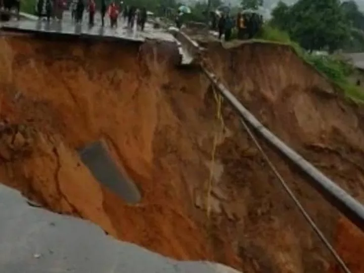 Pluies diluviennes : la route Kinshasa-Matadi de nouveau endommagée, la circulation bloquée