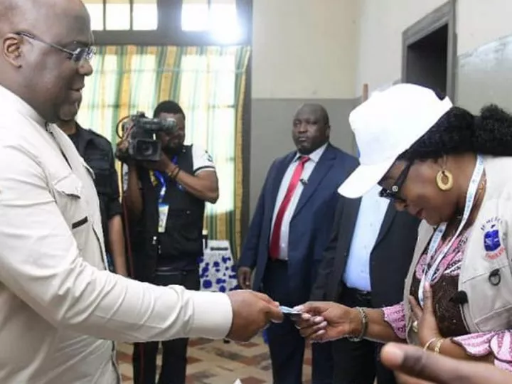 Début de l’enrôlement des électeurs : Félix Tshisekedi a obtenu sa carte à Mbandaka