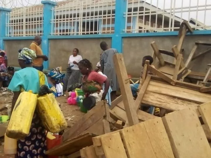Beni : Cri de détresse des femmes vendeuses déguerpies dans une rue près de la prison centrale pour femme à la veille de la fête