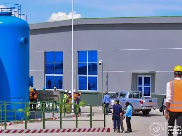 Kinshasa : Félix Tshisekedi lance le premier module de l’usine de traitement d’eau à Binza Ozone