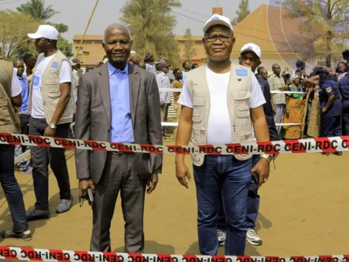 Ituri : Le délégué de la CENI Jean Ilongo visite plusieurs centres d’enrôlement