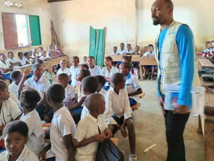 Sud-Kivu : l’UNICEF distribue des fournitures scolaires et du matériel de bureau aux élèves et enseignants de Kimbi-Lulenge