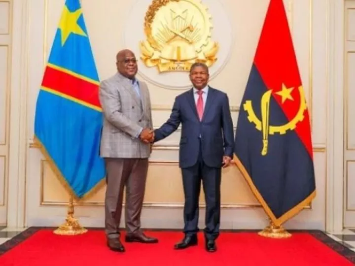 M23 en RDC : les présidents Tshisekedi et Lourenço échangent sur les processus de paix de Luanda et de Nairobi