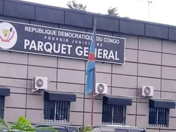 RDC : la justice exige à la Fbn Bank de geler les comptes de 30 agents des ministères du Budget et Finances recevant les salaires dans plusieurs services