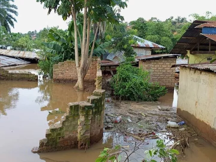Kasaï : 2 morts et d’importants dégâts matériels endommagés signalés à Nyanga et au village Katoka suite à une pluie diluvienne