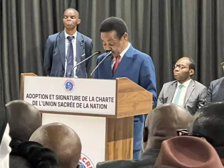 RDC : « Il est temps que le monde sache qu’il existe une union sacrée dans les faits et les actions », a dit Christophe Mboso à la signature de la charte de l’Union sacrée