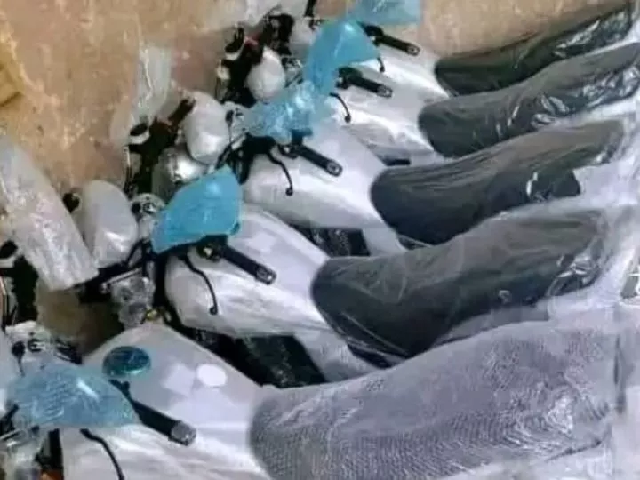 EPST Kasaï 1 et 2 : Le Projet PERSE dote des responsables de motocyclettes pour faciliter la mobilité