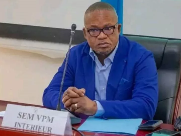 Sécurité renforcée dans le Katanga: Visite clé du VPM Peter Kazadi à Lualaba