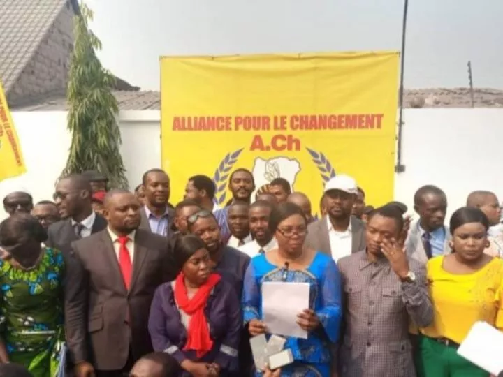 L’Alliance pour le Changement de Kabund à Kinshasa dénonce un complot de dissimulation d’armes contre leur siège