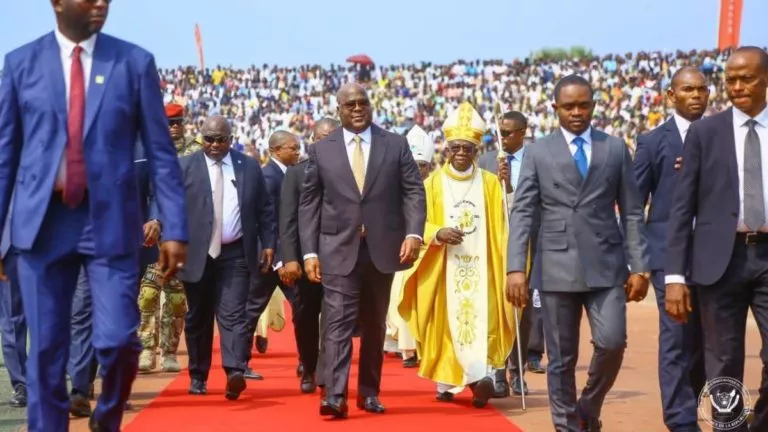 Félix Tshisekedi Mgr Bernard-Emmanuel Kasanda à Mbuji-Mayi
