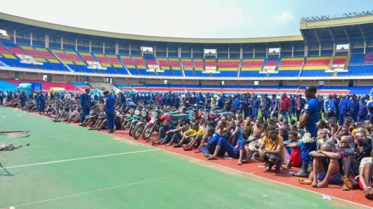 Kinshasa, RDC Plus de 1000 délinquants présentés à Peter Kazadi, le Vice-Premier Ministre chargé de l'Intérieur