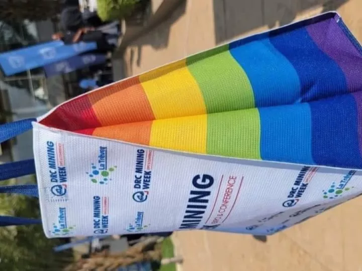 Haut Katanga – DRC Mining Week : les sacs représentant la communauté LGBT retirés suite aux protestations