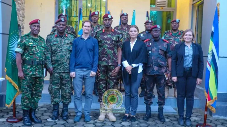 L'UE rencontre l'EAC RF