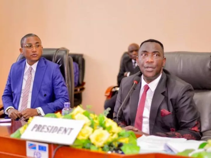 Kinshasa : Nembalemba Junior Léon dément les rumeurs de destitution de Godé Mpoyi