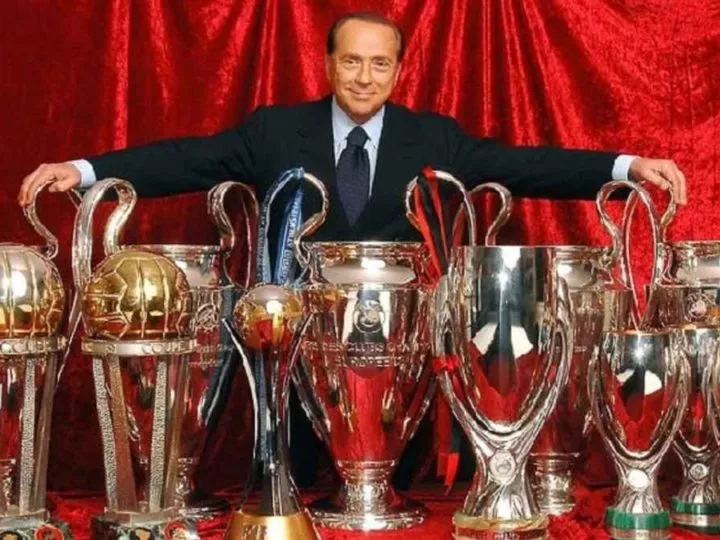 Italie: Le titan du football et de la politique, Silvio Berlusconi, décède à 86 ans