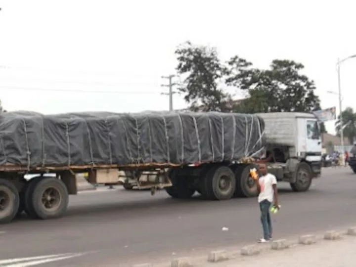 Kinshasa : nouvelles restrictions de circulation pour les véhicules lourds