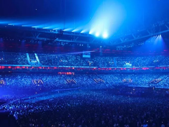 L’U Arena S’illumine pour Fally Ipupa: Concert Live Électrisant à Paris