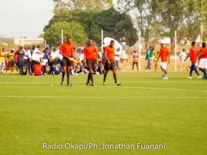 LINAFOOT suspend trois arbitres pour infractions réglementaires