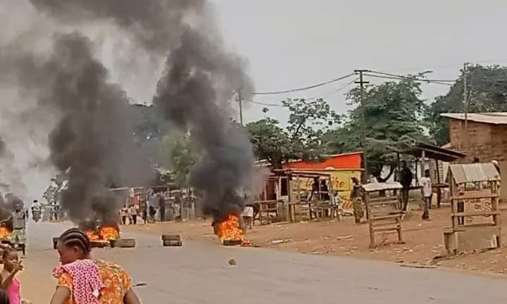 Couvre-Feu Imposé à Kimpese pour une Semaine Suite à des Échauffourées