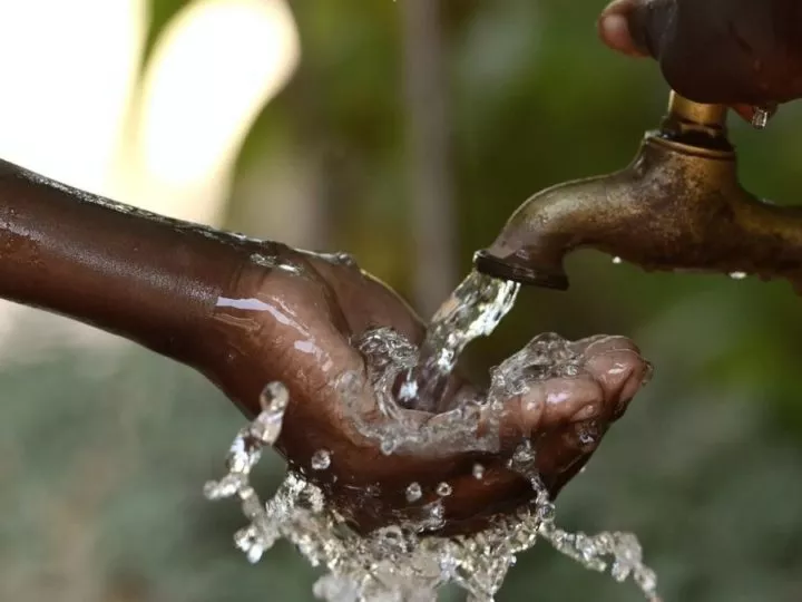 Crise de l’Eau à Kananga: La Quête d’Eau Potable Devient Pressante