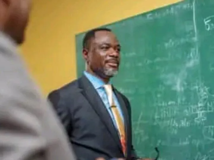 RDC : Le Ministre Tony Mwaba inaugure les nouveaux bâtiments du Lycée Technique Professionnel de Matonge