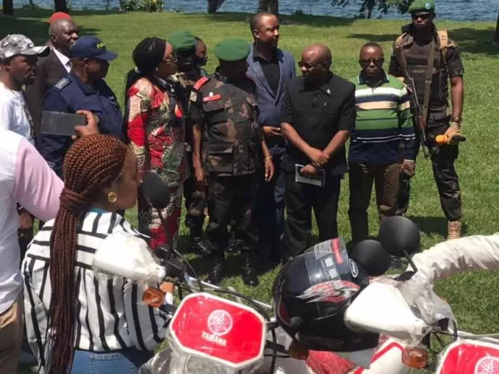 Le Gouverneur du Nord-Kivu distribue 56 motos pour renforcer les services provinciaux