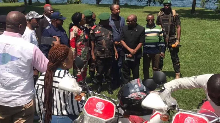 Le Gouverneur du Nord-Kivu distribue 56 motos pour renforcer les services provinciaux