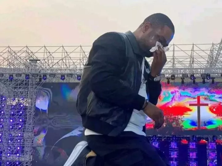 Neuf morts au stade des Martyrs lors du concert de Mike Kalambayi