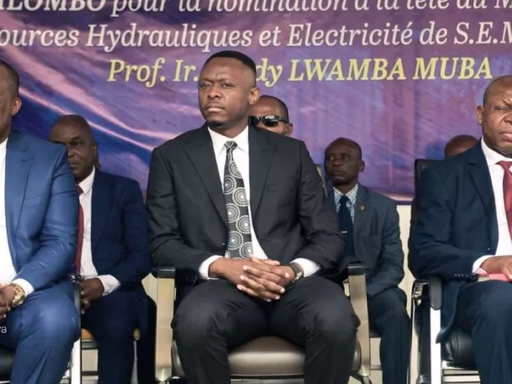RDC : Le ministre Teddy Lwamba rencontre les agents du ministère des Ressources Hydrauliques