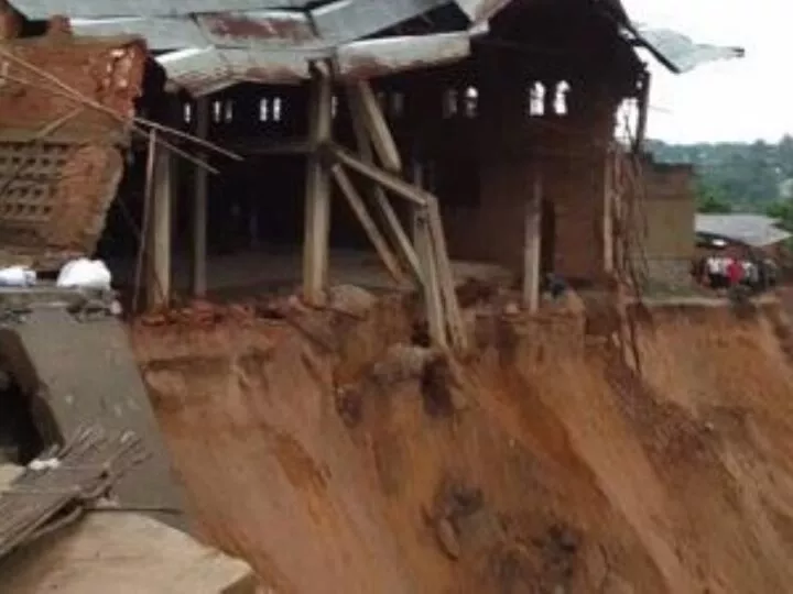 Kasaï-Oriental : Pluies diluviennes détruisent 40 maisons à Tshilenge