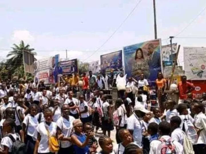 Kongo Central : Tirs de sommation pour disperser des élèves en manifestation à Matadi